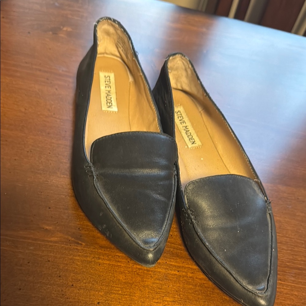 Steve Madden Black Leather Flats Sleek Design